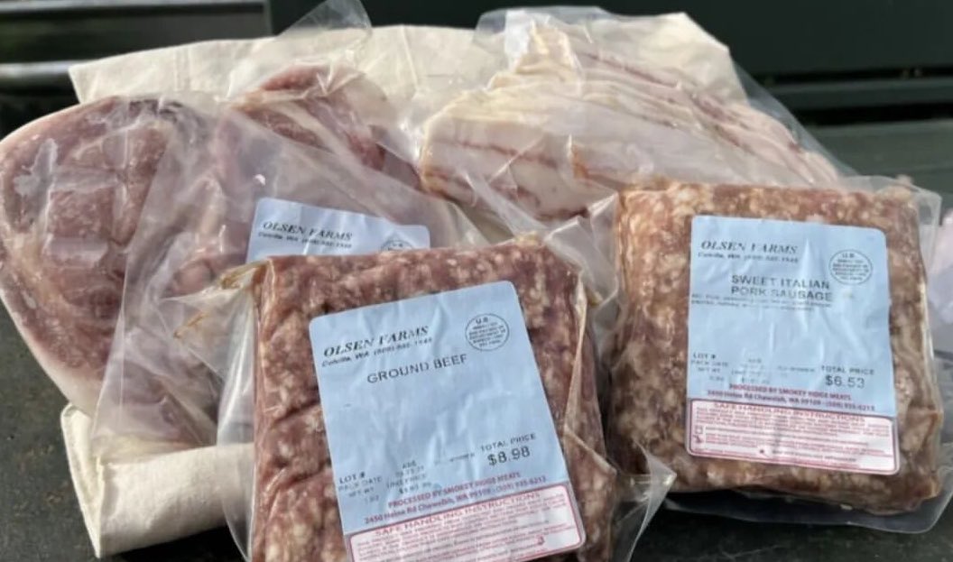 pike_place's tweet photo. We're kicking off our Summer #PikeBox CSA with a lot of add-on options!
Add a weekly cheese or egg share, or try one of our NEW monthly protein shares: beef & pork, whole chicken, and two different vegan options.
Order by June 8th. Learn more: https://t.co/pYWzG1j9xA https://t.co/Qo7TTpFmlf