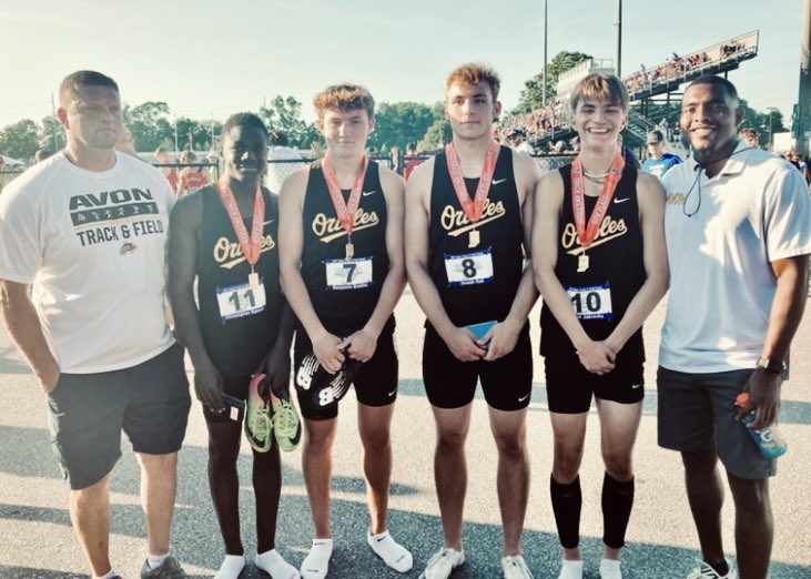 State meet a year ago. Glad to have made it again this year 🤞🖤⚡️