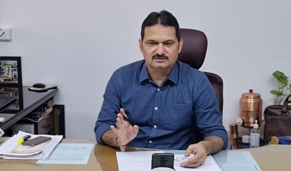 #Monsoon_2022 online સમીક્ષા:
-ગ્રામ્ય અને શહેરી વિસ્તારોની તૈયારીનું આકલન.
Hon'ble <a href="/CMOGuj/">CMO Gujarat</a> <a href="/Bhupendrapbjp/">Bhupendra Patel</a> <a href="/trajendrabjp/">Rajendra Trivedi</a> <a href="/pkumarias/">Pankaj Kumar</a> <a href="/CollectorPatan/">Collector Patan</a> <a href="/revenuegujarat/">Revenue Dep. Gujarat</a> <a href="/ndmaindia/">NDMA India | राष्ट्रीय आपदा प्रबंधन प्राधिकरण 🇮🇳</a> 
ના માર્ગદર્શનથી વિવિધ તૈયારી,માહિતી આદાન-પ્રદાન વ્યવસ્થા/કાર્યવાહી.
-તમામ કંટ્રોલરૂમ કાર્યાન્વિત થયાં.