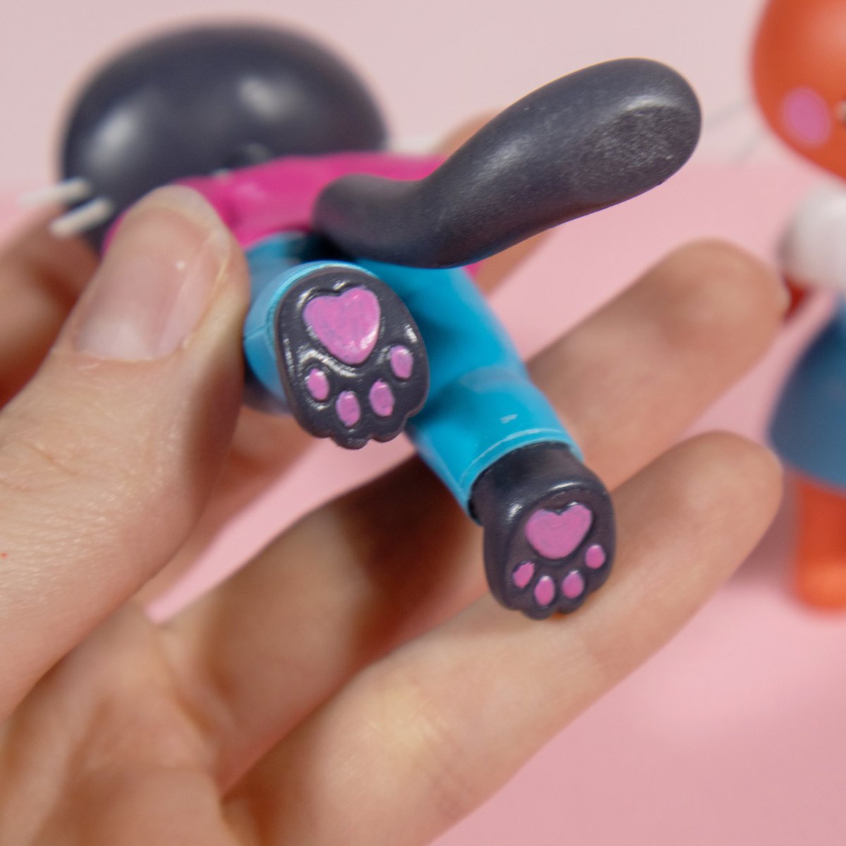tunayo's tweet photo. FASHIONCATS ARE HERE! Handmade, handpainted resin art toys by me and my small team 💞 preorders open June 4-11th! [RTs ✨👌] https://t.co/7kdO3ygOyQ https://t.co/fneAUWx8xf