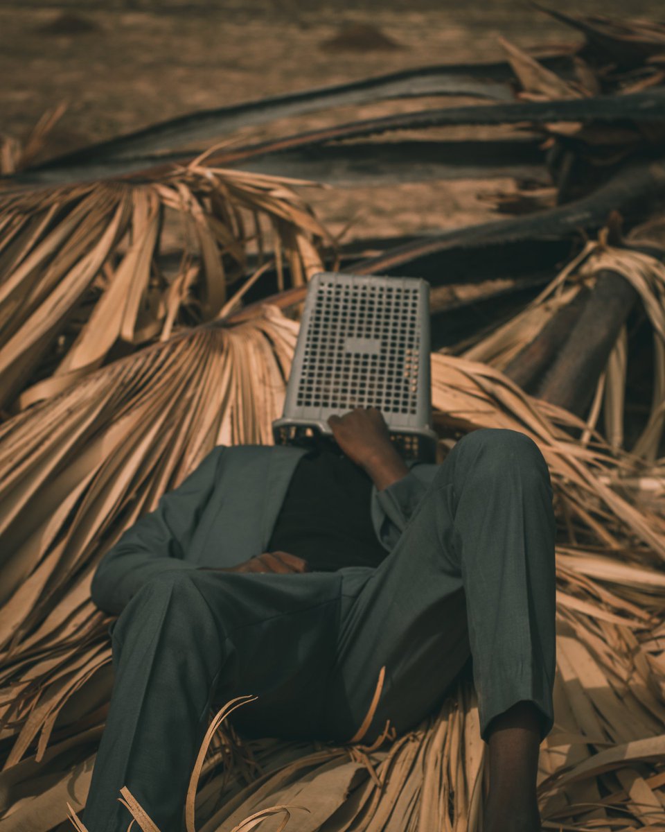 blackhydar's tweet photo. I am @blackhydar 
And  l am a  photographer 
Product,  documentary ...name it 
I am also an nft artist /photographer and I render my services to other nft artist even total noobs, I  make your  ideas into photos at a rate.
The earth is my canvas... I travel...#SellYourMarket https://t.co/ysIyRInppK