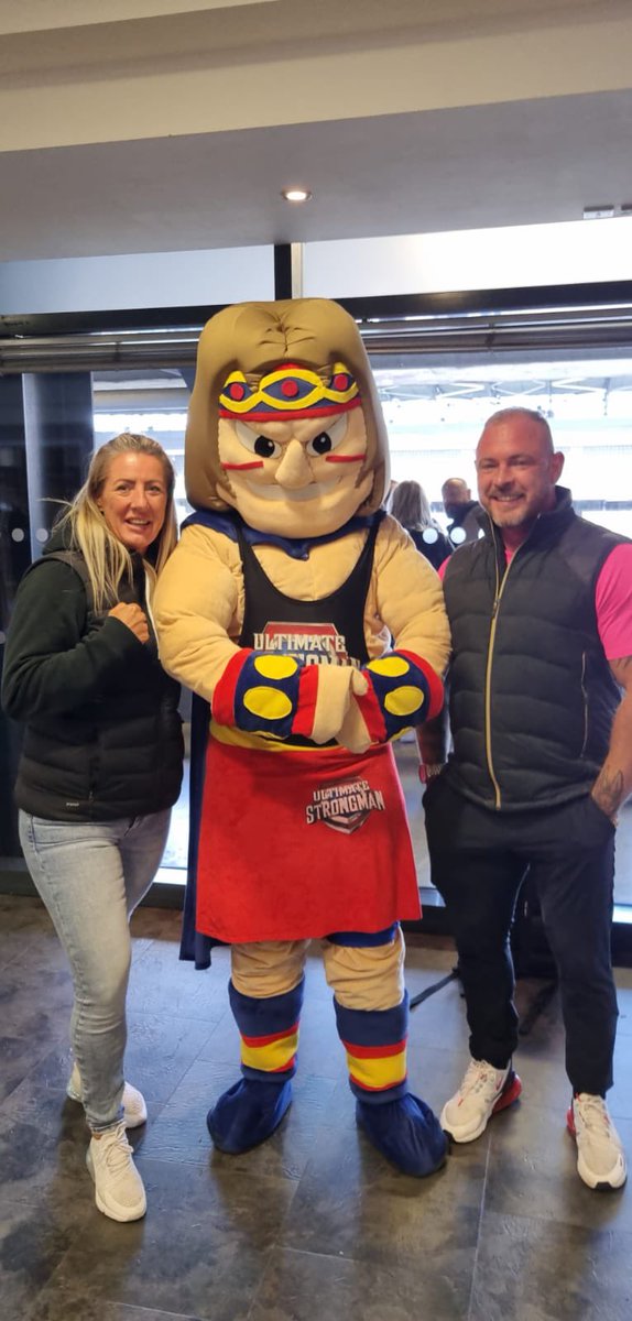 LucyDx86's tweet photo. #uksstrongestman https://t.co/9lvIlfDjHV