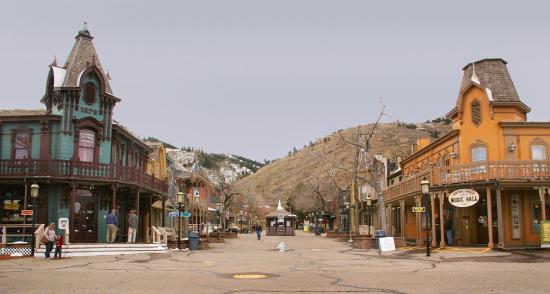 SunRaye5's tweet image. Have you ever been to Heritage Square in golden Colorado!? If so do you have any ghost stories??? Please send them to letstalkghosts22@gmail.com video or audio preferred! I'd love to do an episode dedicated to Heritage Square on my podcast Let's Talk Ghosts! #Ghostingstories