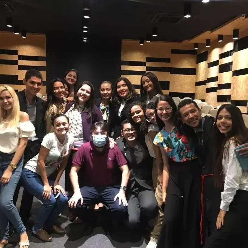 christianocrato's tweet photo. Nada melhor para um professor do que ver seus estudantes brilhando!

Ontem, as quatros turmas do primeiro semestre do curso de Direito do Centro Universitário Dr. Leão Sampaio - UNILEÃO concluíram uma atividade interdisciplinar proposta pelos professores. https://t.co/u5sB09R2lL