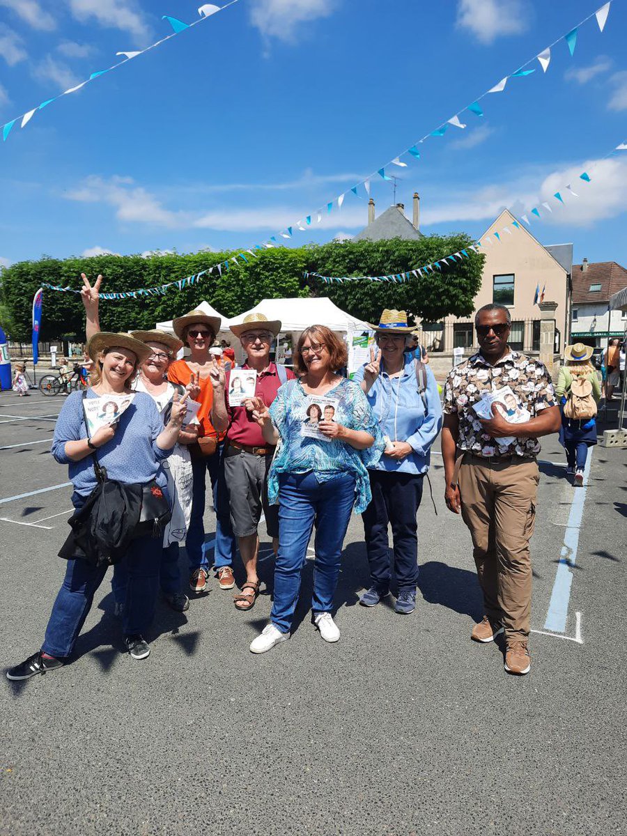 SGeoffroyMartin's tweet photo. « Notre choix est fait. Merci, nous y croyons. »
Encore de très bons retours cet après-midi à #Viarmes, #Mery et l’#IsleAdam.
Votez @SGeoffroyMartin sur la #circo9502 pour la #Nupes.
La seule candidate qui défend la retraite à 60 ans.
Merci de nous suivre #FolloBackLaGauche https://t.co/iokCMi8mYM