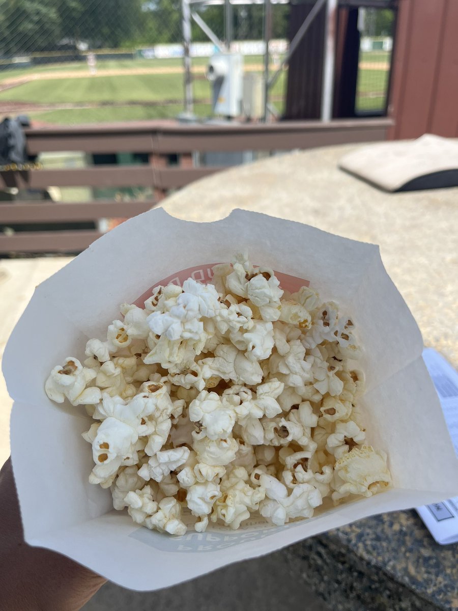 Popcorn review from Dazzel and the 5AA Baseball Tourney. The freshness in this bag is unmatched! Great taste and texture gives this one a 9.5/10! Special shout-out to <a href="/jordanflick2/">Jordan Flick</a> for popping this masterpiece!