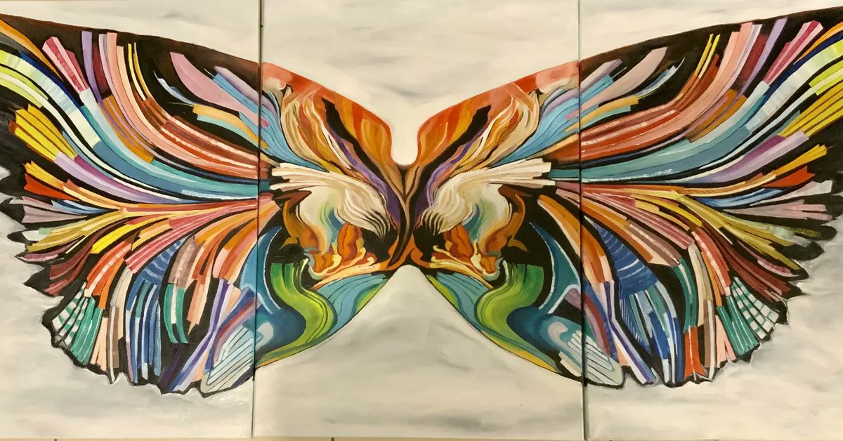 A commissioned panel painting that i did recently. 
#oilpaintings #abstractart #Abstract #abstractartist #abstractpainting #Butterfly #handpainting #canvaspainting #panelpainting #abstractbutterfly #colorful #beautiful