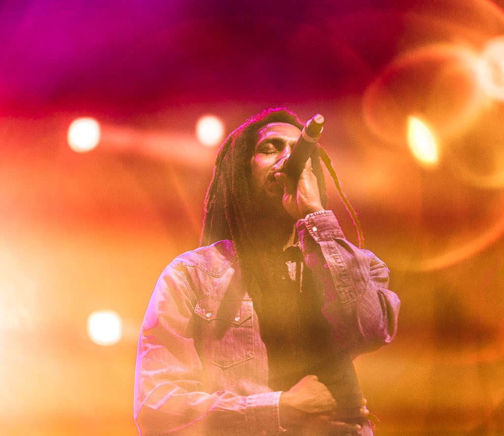 thekayafest's tweet photo. โKeep it highโฆโ ๐ฟ๐จ Happy Earthstrong @JulianMarley!! ๐๐โค๏ธ
โ
#julianmarley #boomdraw #kayafest
๐ธ #royalvision https://t.co/FAyMLQAIWC