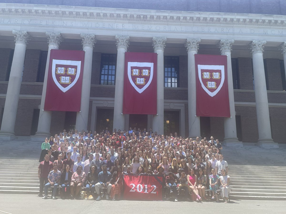 HarvardAlumni's tweet photo. Hello, #Harvard12! Happy 10th reunion! #HarvardReunions https://t.co/Akuzkc0lst