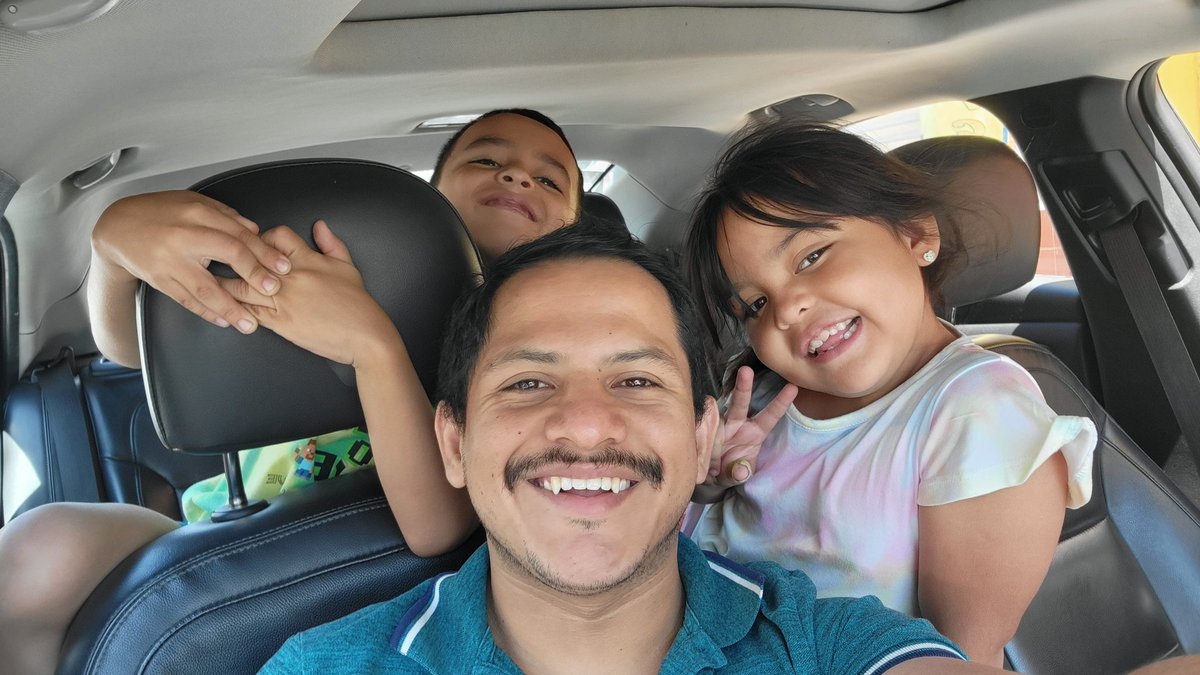 tractotony's tweet photo. Con los cuatachos!!😉 https://t.co/yjtiZb9rOD