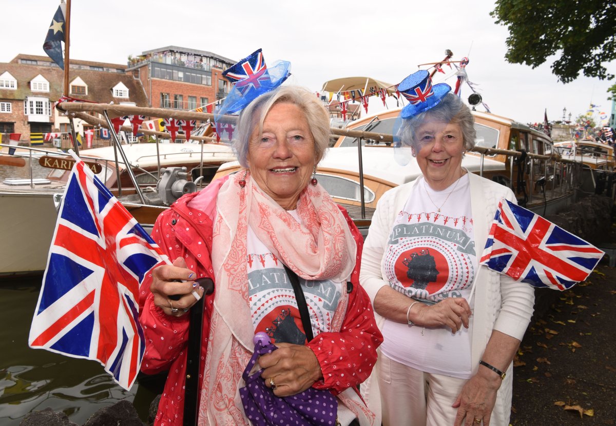 ExpressSeries's tweet photo. Photographer @NickParford was out in Windsor today capturing the third day of the #PlatinumJubilee celebrations. https://t.co/qRID7SSgeL