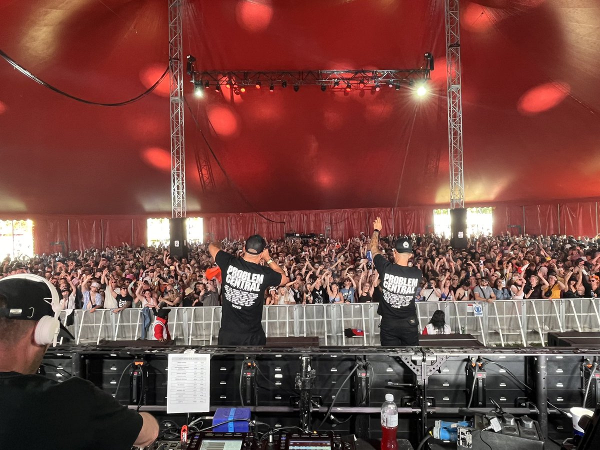 Eksman_mc's tweet photo. Wow! Creamfields that was next level. Vibes &amp; crowd response was 10/10. What a weekend it’s been 💙 #ProblemCentral https://t.co/RZ6xs3y5gJ