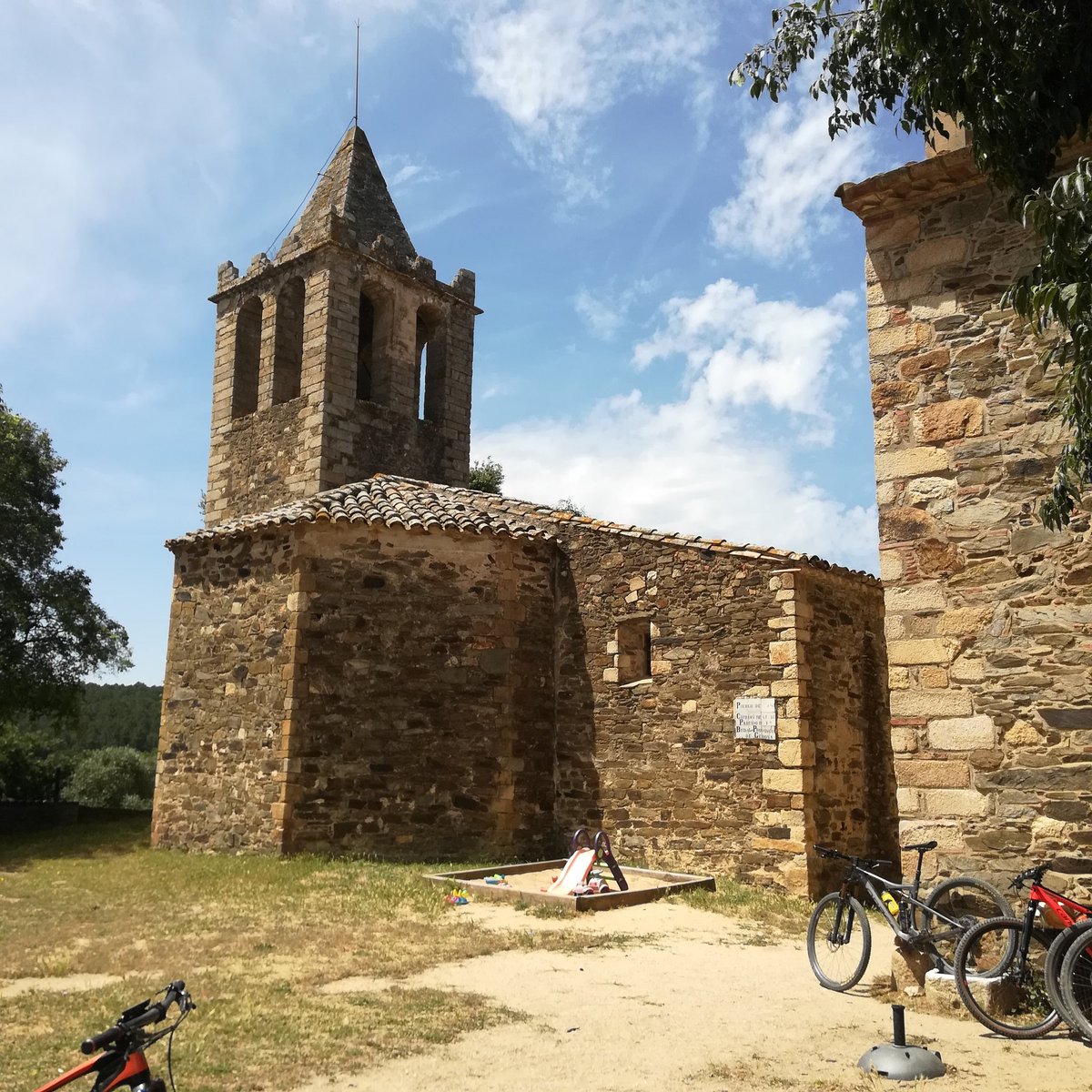 narcisfm74's tweet photo. #GironaBikeTracks dia 1 #BTT #AXATEAM #ORBEAOIZ https://t.co/BcYwYKzwRY
