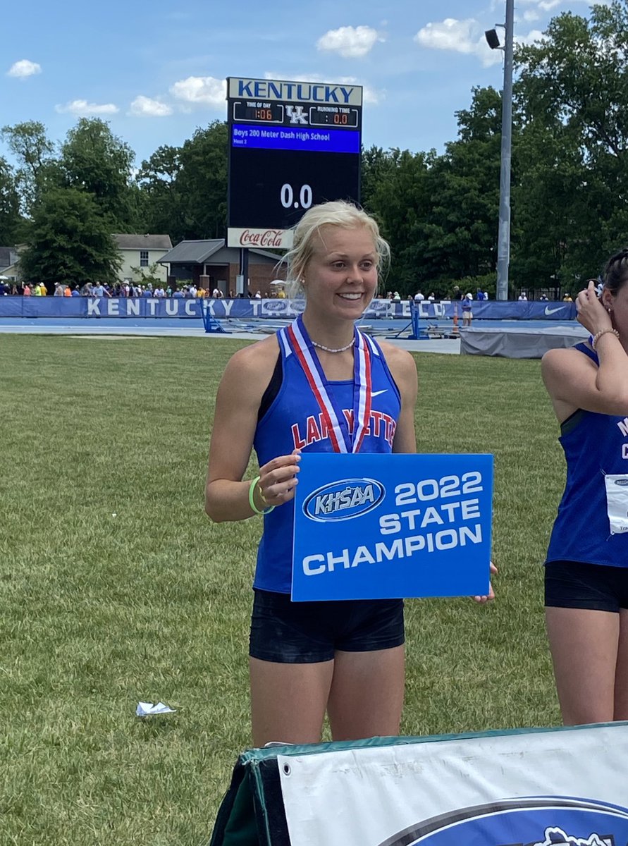 Ferguson receives her state title medal