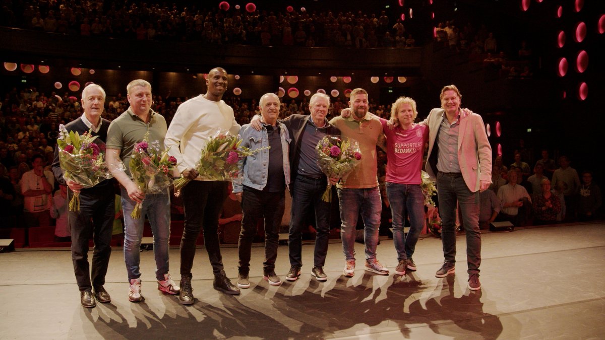 Nieuws: Nagenieten 🎥👇

Theo Janssen en Steve McClaren zijn op dreef bij theatervoorstelling over het kampioenschap: bit.ly/3Mi0GvR

#FCTwente <a href="/THEOJANSSEN1981/">T͟H͟E͟O͟ J͟A͟N͟S͟S͟E͟N͟ 1981</a> <a href="/McCPerformance/">McClaren Performance</a> #Enschede <a href="/EddyvanderLey/">Van der Ley Media</a> <a href="/Wilminktheater/">Wilminktheater</a> #1Twente