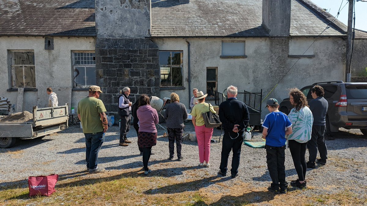 MasonJohnes's tweet photo. Mortars workshops @IrishWorkhouseC funded by @HeritageHubIRE organized by @DH_Age of @ATU_GalwayCity . Lots of great skills on show using lime and clay mortar https://t.co/2kNWTzOLbp