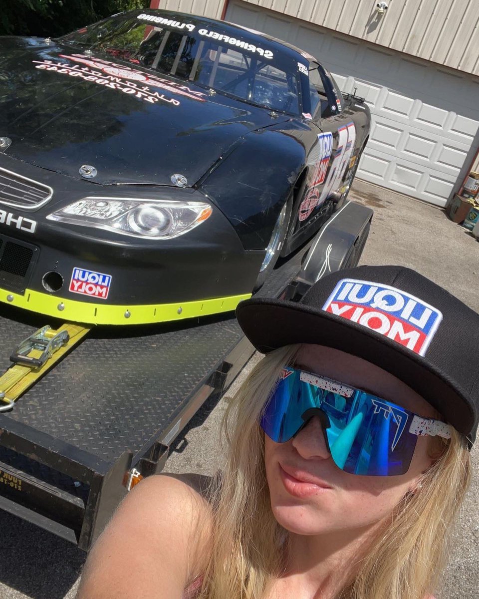 Raceylaci's tweet photo. It’s Raceday friends and fans!!!! Got to start off the day right with @LiquiMolyUSA!! Races start at 6 at Highland Rim Speedway! #66in22 #raceylaci https://t.co/VpabqUNxsU