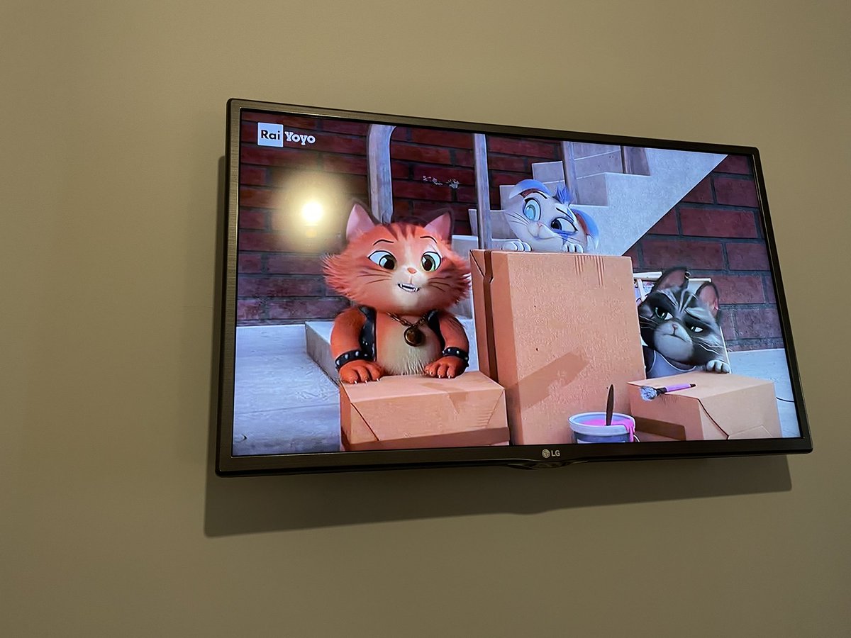 Is anyone familiar with this cartoon called Gatti that we saw in Italy? It’s all cat characters &amp; looks adorable!!!