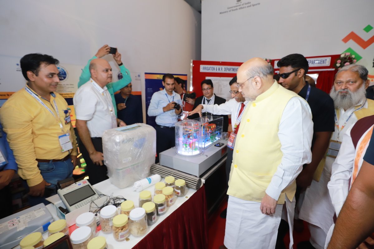 AmitShah's tweet photo. मोदी जी के नेतृत्व में @mlkhattar जी की सरकार हरियाणा को खेल, शिक्षा और स्वास्थ्य का हब बनाने के लिए समर्पित भाव से कार्य कर रही है।

आज पंचकूला से जिन ₹2336 करोड़ के विकास कार्यों का ई-शिलान्यास हुआ है उनके पूर्ण होने के बाद इन जिलों को विकास के क्षेत्र में नयी पहचान मिलेगी। https://t.co/N3zZ956Adh