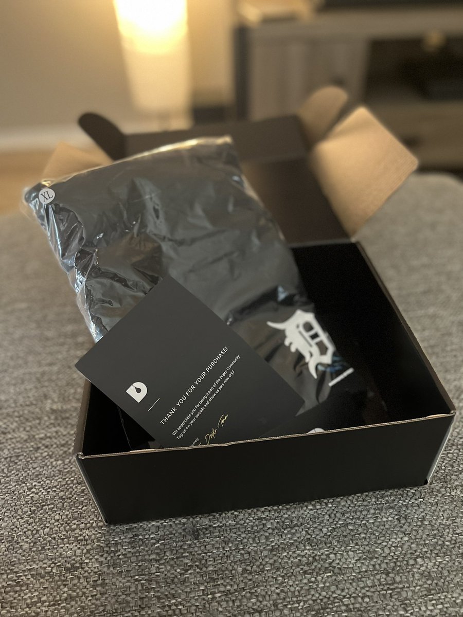 stonkhat's tweet photo. Just got my Drip Grails in the mail, honestly got here in like 2 days. Onwards and upwards!!! First e-commerce store built from the ground up for blockchain 🔥💧🔥💧🔥@driptotoken #getreal #buildinabear https://t.co/5DzNHvQsrN