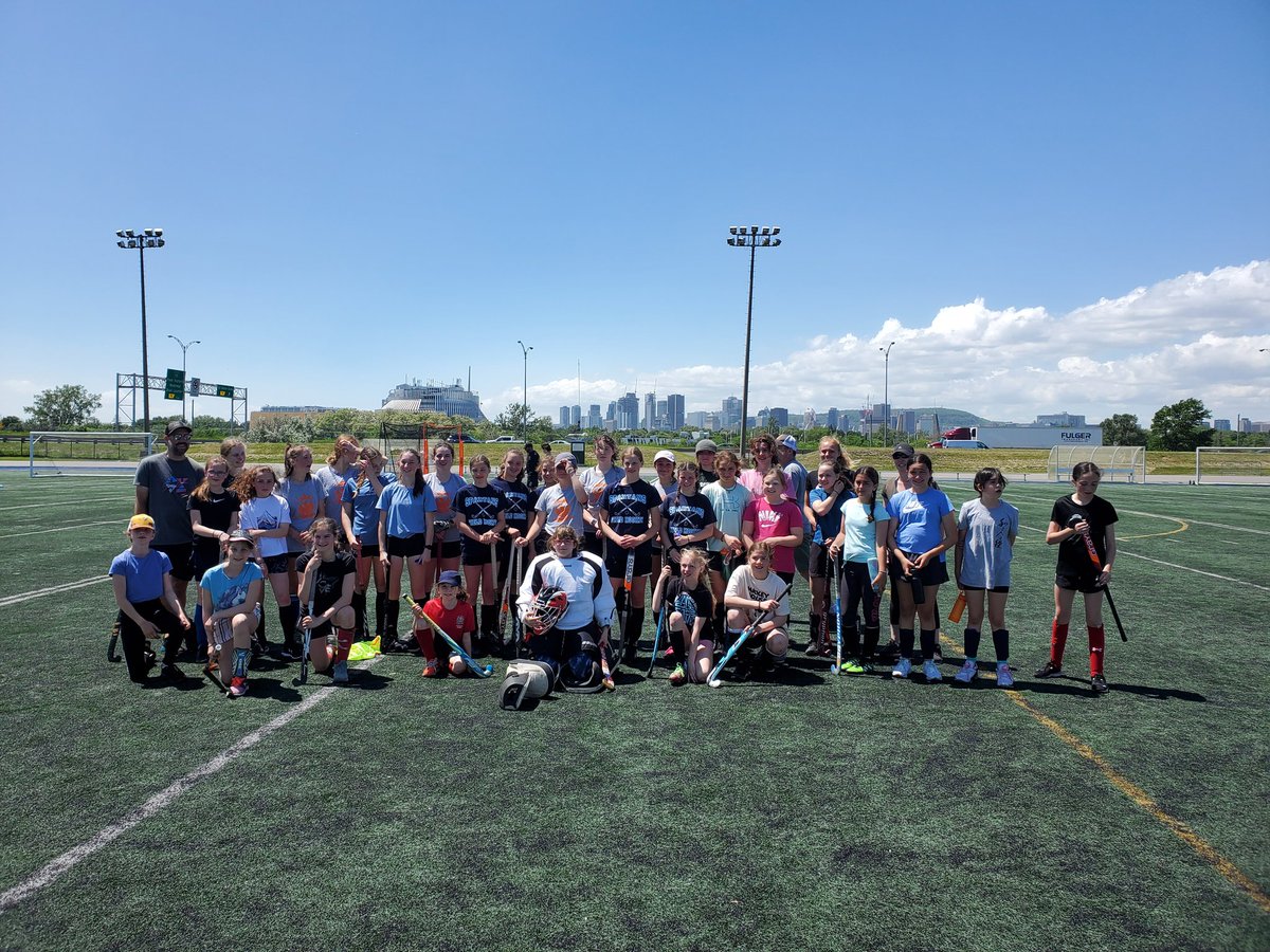 ChelseaFHC's tweet image. What a great day for our U12/U14/U16 girls in Montreal in a joint practice with Heritage, Spartans and CBR #fieldhockey clubs! Great regional participation from Laval, Montreal and Chelsea #growthegame #fieldhockeycanada