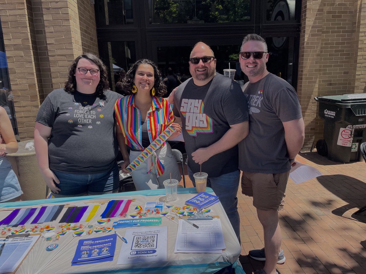 fairfaxyds's tweet photo. Always love when friends stop by and  celebrate with us!

Thanks @KenPlum1 and @KarlFrisch for visiting us at #RestonPride! 🌈 https://t.co/xbNPTDpnoZ