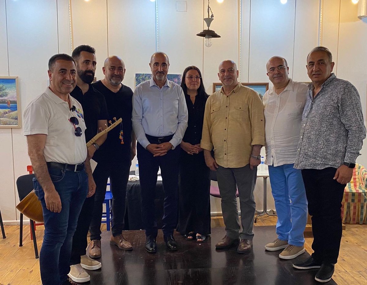 mnacidurmaz's tweet photo. Mersin Ditav Şube Başkanlığının organize ettiği 📍 ‘İçel Sanat Kulübü Ahmet ARİF Anma Günü’ programına katıldık..
#sanat #hasret #şiir #tarih #program
#Mersin #Diyarbakır #Ditav
✍️🍂🌾🎶 https://t.co/dOKN3VwrQh