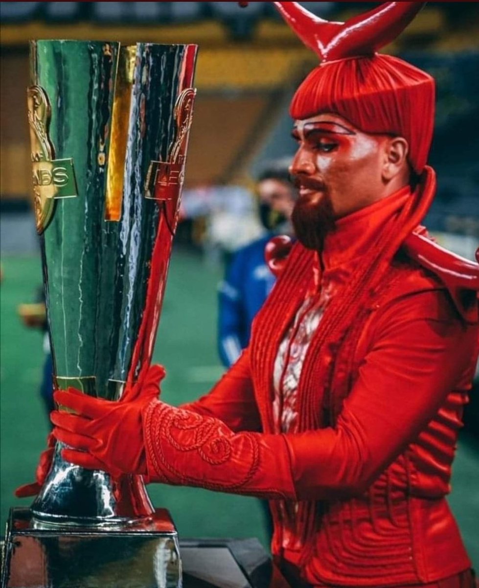 dirabzonsibor's tweet photo. Trabzonspor kollaniyor diyenlerin, alınterleri ile  aldıkları nadir kupalardan biri
👇 https://t.co/q1nUEsmj9K