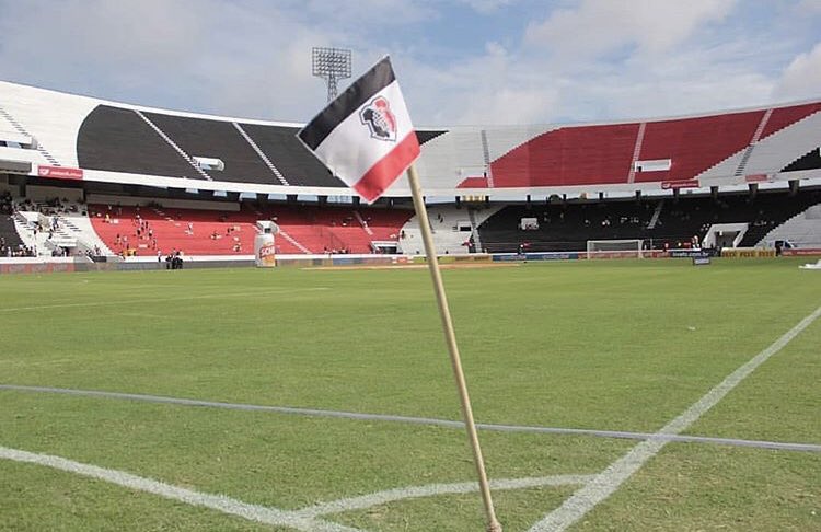 cgermanojr's tweet photo. @BrunoRaposo77 @Jamesthorp_ Época de grandes tricolores e acima de tudo, época de muita união e respeito à instituição. Que nossas raizes de humildade e respeito sejam mantidas! Que venham mais 50! https://t.co/twczmzS6IM