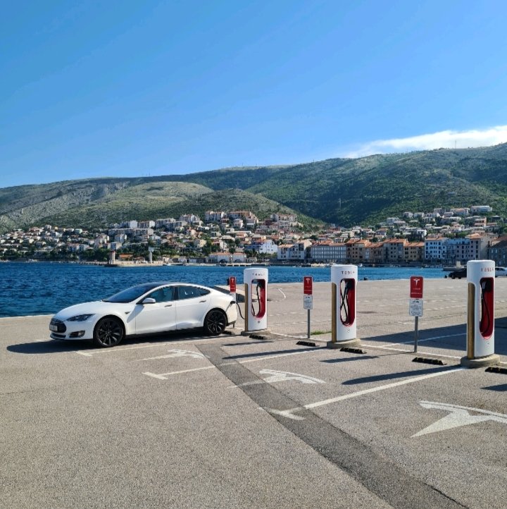 envol on Twitter "RT DimaZeniuk Beautiful Tesla Supercharger in