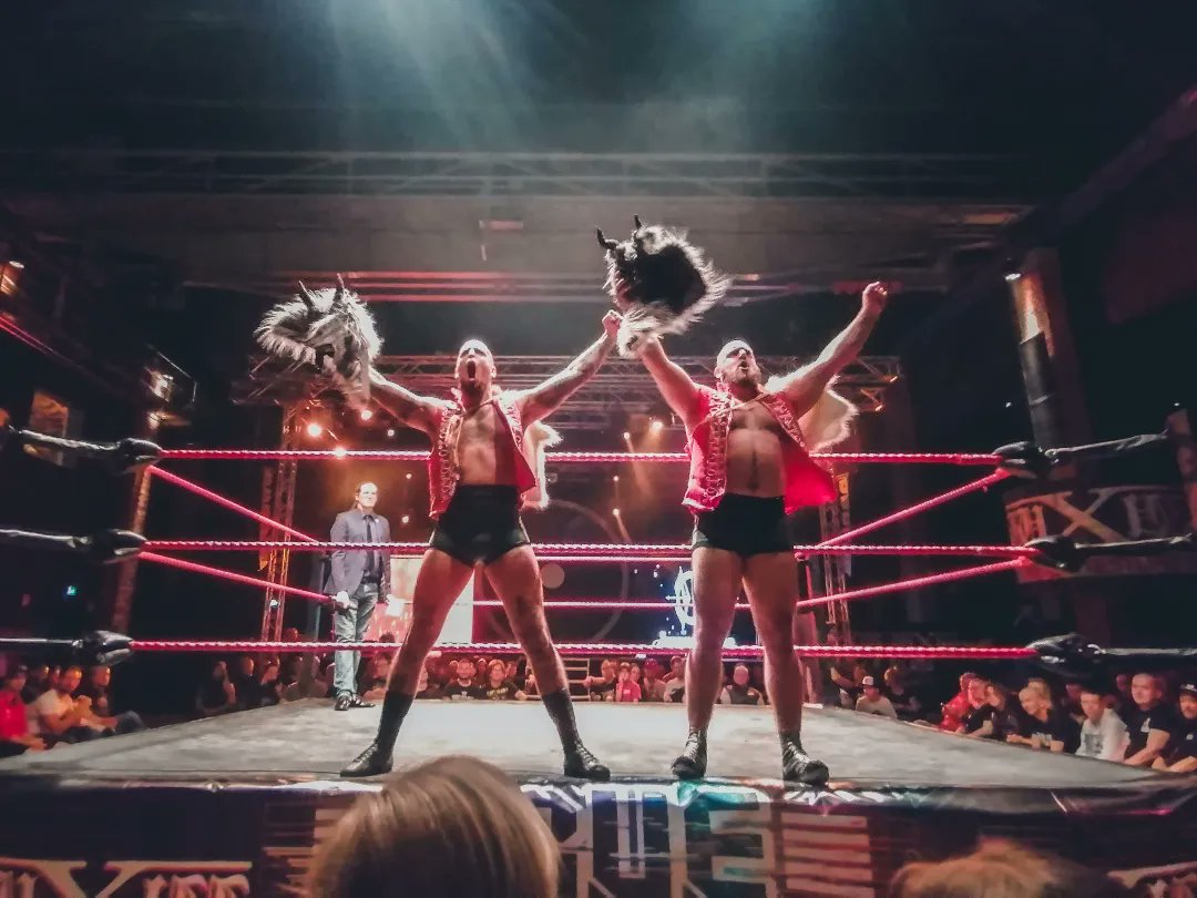 shaunathegrinch's tweet image. I don't get sick of seeing this pose! #ArrowsOfHungary have one of the coolest entrances around! Here they are in a tag match vs Rott &amp;amp; Flott, and vs Fast Time Moodo who was flying solo trying to defend the tag titles, last week @ #wXwTrueColors. Available to watch now on #wXwNOW