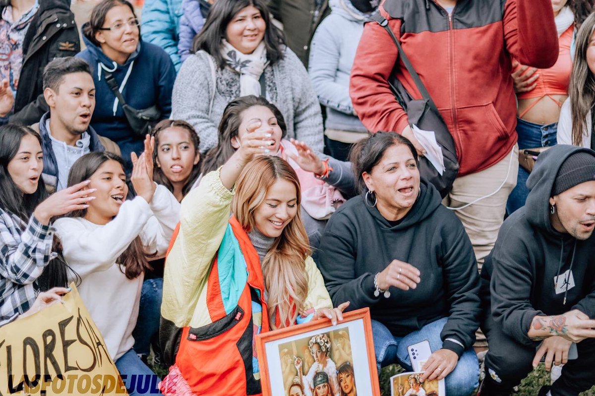 florvignainfo's tweet photo. El pasado 28/5 se realizó una juntada Vignista en el planetario.

¡En donde @flor_vigna canto sus 4 singles por primera vez en un momento íntimo con el fandom!

📸: @julietpaez https://t.co/mWc0ud8LVx