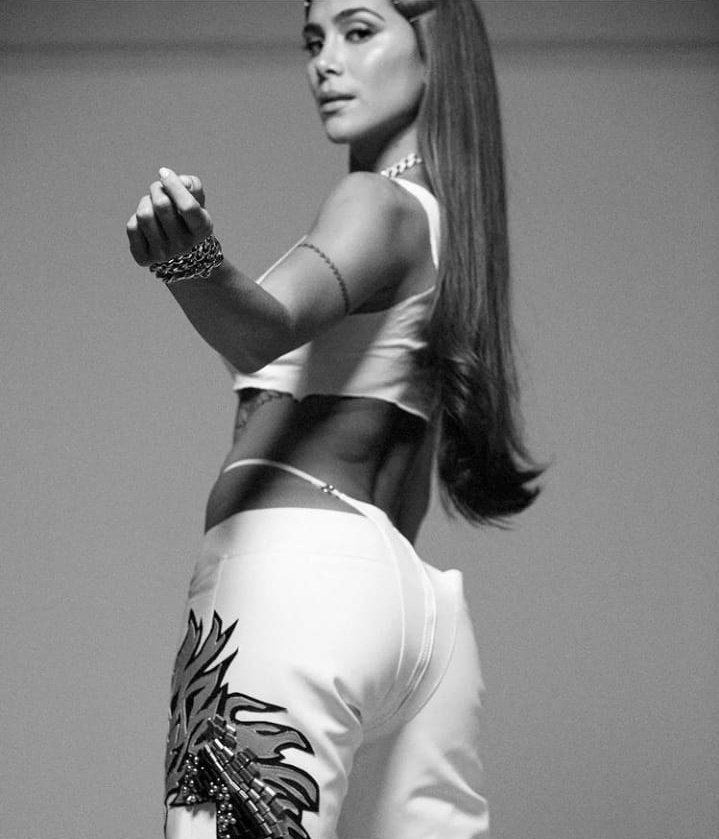 GreeicyStats's tweet photo. .@Greeicy_rendon recibió un total de 35.9 MILLONES de streams en Spotify durante el mes de Mayo.

— es la 4ª artista femenina colombiana que mas reproducciones obtuvo. https://t.co/Jyp47UdHjW