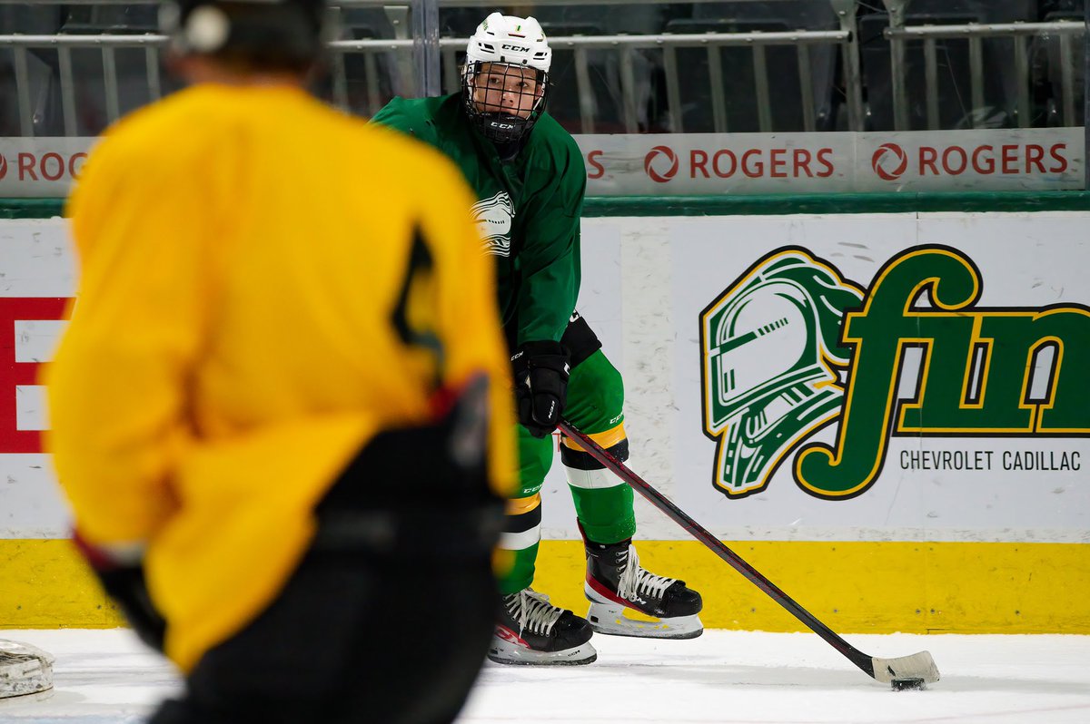 LondonKnights's tweet photo. 9-4 dub for 🟡

Game two gets underway in 30 minutes! https://t.co/KF8XtweqGU
