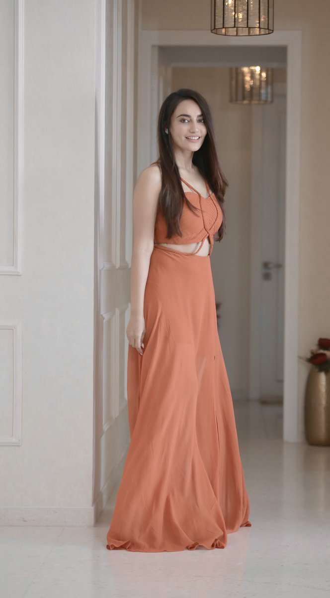 SurbhiJtweets's tweet photo. Awwwrange ....👘 https://t.co/zyP6c3h1Z2