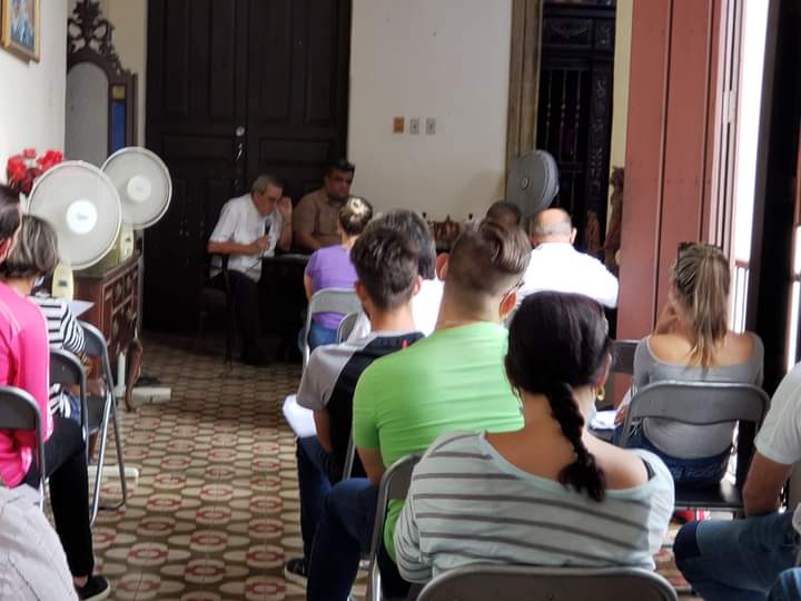 kerigmaCuba's tweet photo. En la mañana de hoy,  4 de Junio, en el Obispado de Cienfuegos, se desarrolla una jornada de encuentro  de Comisiones Diocesanos. Estando hoy presentes,  las comisiones de Mision, Adolescentes, Jovenes y  Familia.
Que este encuentro anime a todos continuar trabajando por el Reino https://t.co/6nkmgjB1I0
