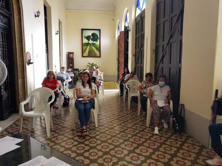kerigmaCuba's tweet photo. En la mañana de hoy,  4 de Junio, en el Obispado de Cienfuegos, se desarrolla una jornada de encuentro  de Comisiones Diocesanos. Estando hoy presentes,  las comisiones de Mision, Adolescentes, Jovenes y  Familia.
Que este encuentro anime a todos continuar trabajando por el Reino https://t.co/6nkmgjB1I0