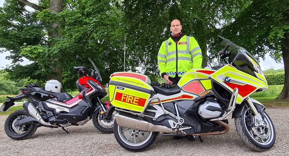 FireBikeNY's tweet photo. It's been a day of learning for one of the team of #FireBike from @NorthYorksFire We've been out with Ian and colleagues from @ArnyRoSPA honing and learning advanced techniques to better help our riding but also educate other bikers on safer riding. Why not try it for yourself? https://t.co/IesdOYBGAn