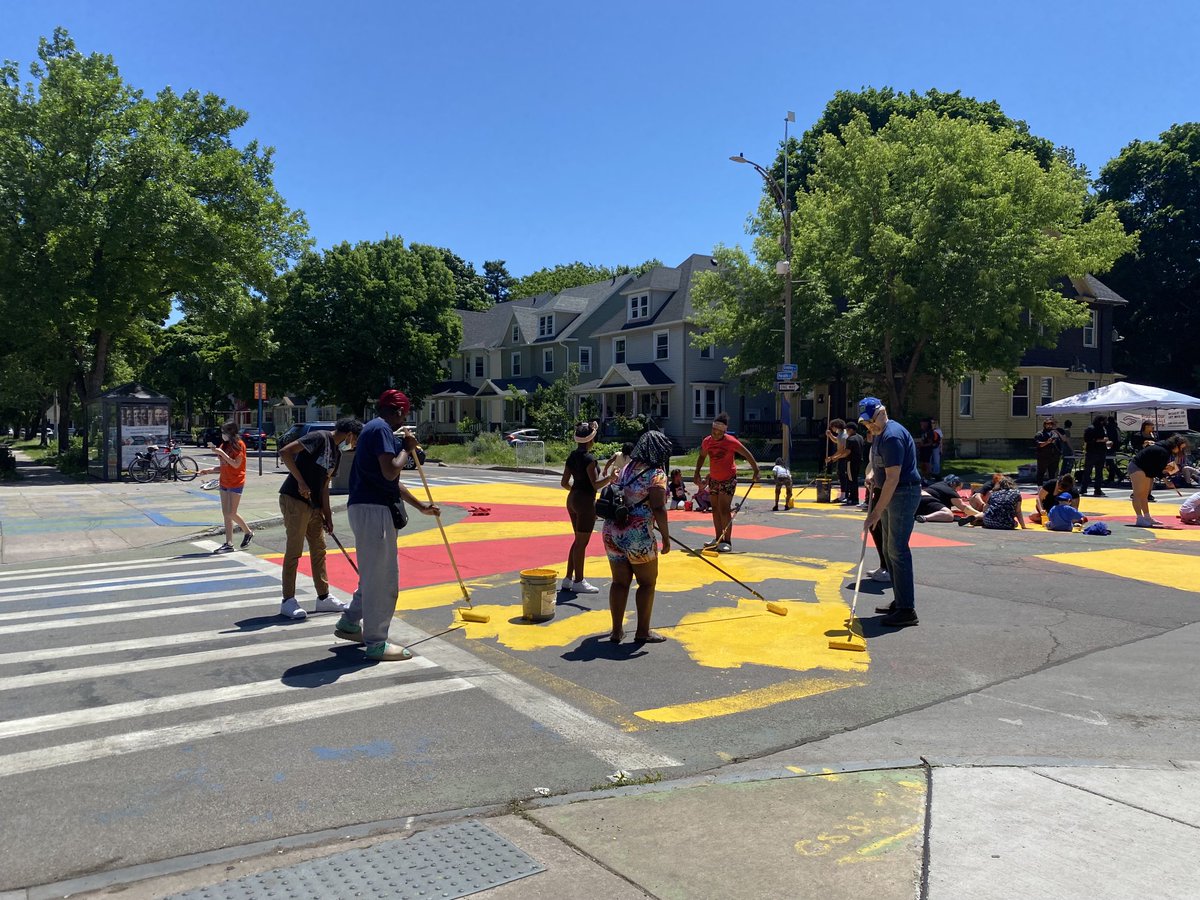 I love my neighborhood! ⁦<a href="/CityRootsCLT/">City Roots Community Land Trust</a>⁩ ⁦<a href="/ConnectedComROC/">ConnectedCommunities</a>⁩