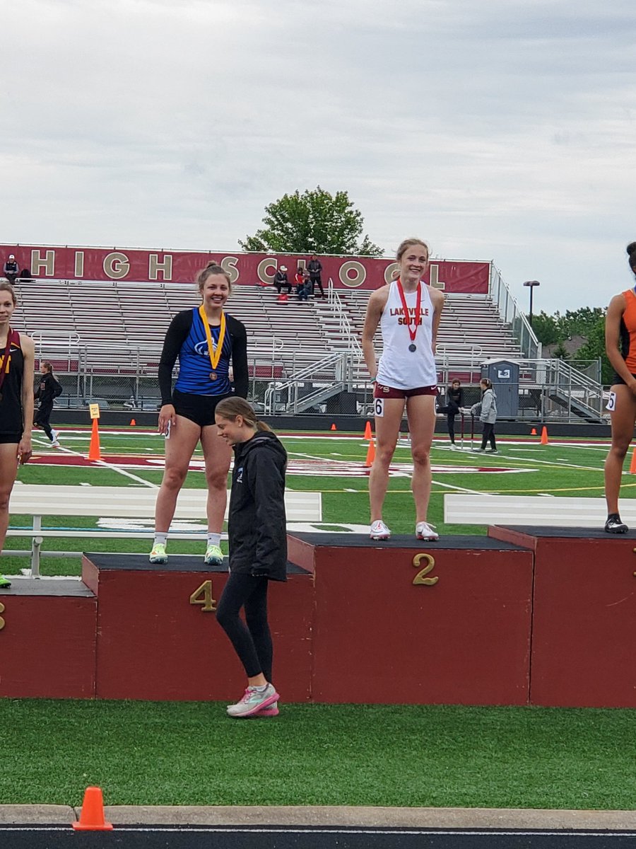 200m finals.  4th place Laken Meier and 7th place Lauren Waypa! Great race girls!