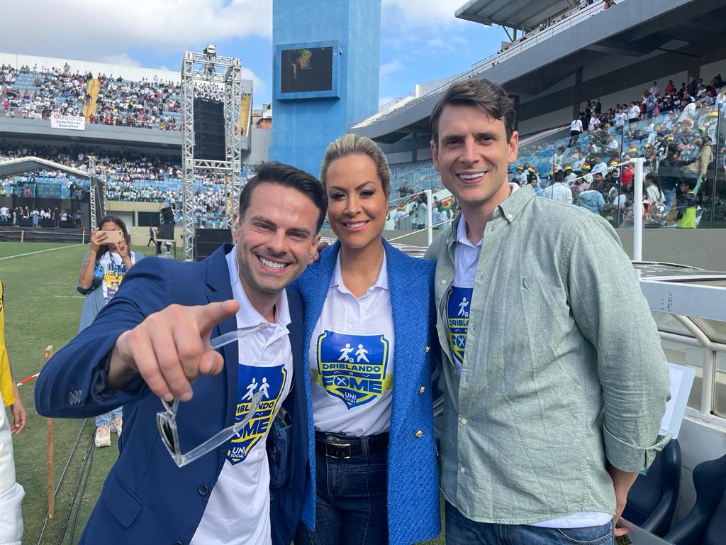 EvgBrasil's tweet photo. Eles também estão 'DRIBLANDO A FOME'
@RaphaelMontagner
@ReporterMarcelaAraujo
@MarcelinhoCrivella https://t.co/fl4Mi7NMr8