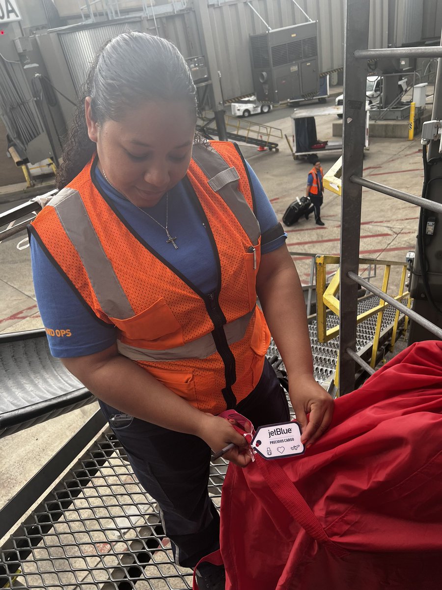 Rozaybmw's tweet photo. #jetblueAOfunweek
#jetblueGOfunweek
#jetblueEWR
@HelloJetBlue
@JetBlue https://t.co/VMu9rclhiz