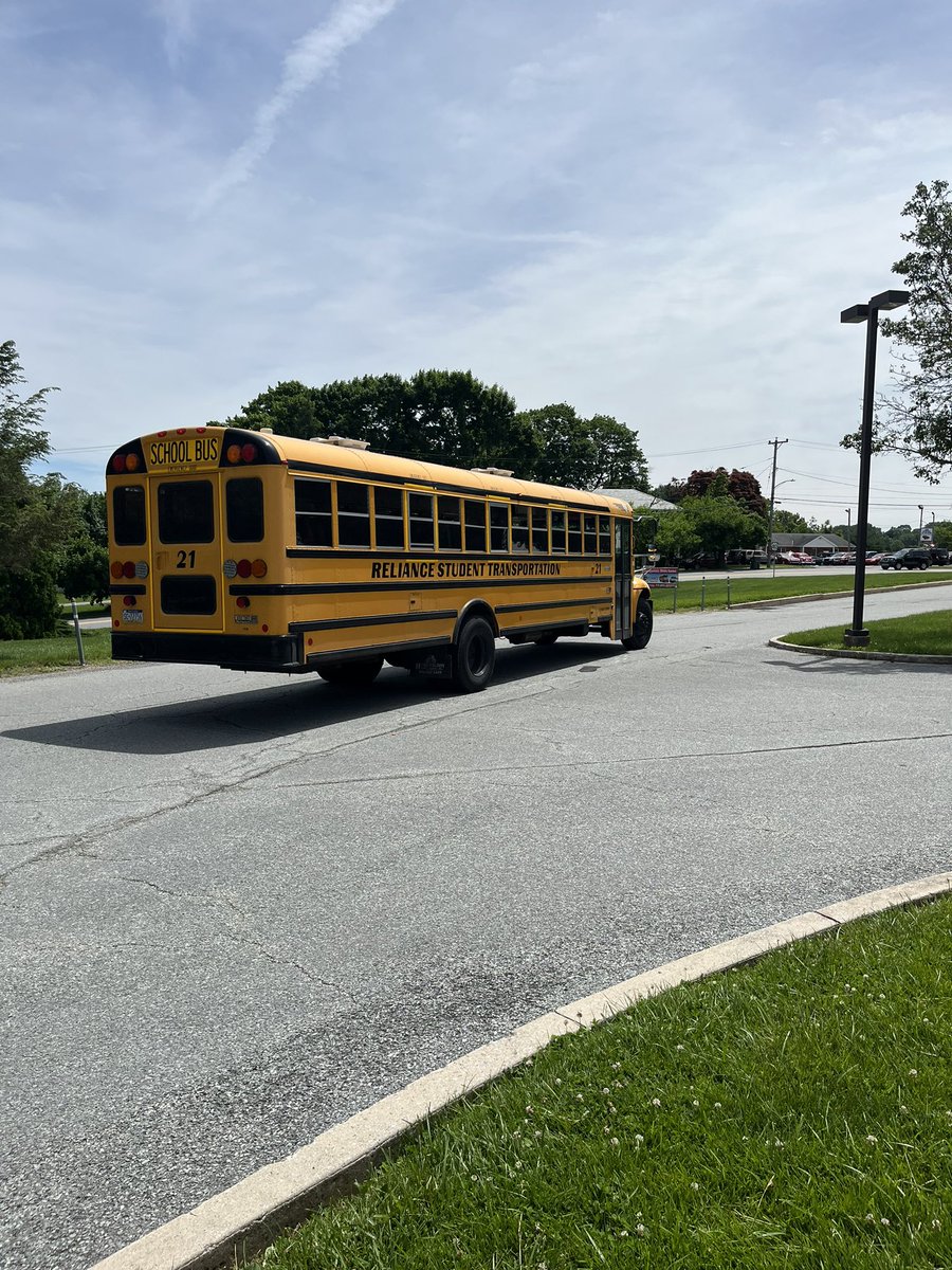 And the 2021-22 school year is a wrap! 💙🐾🚌