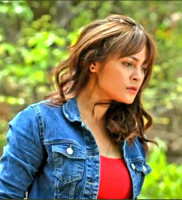 AamuXTweets's tweet photo. Amidst her Awestruck n Magnificent Action seq.
I forgot to see how cute n beautiful she's looking...
Her expressions being exactly on point as always 
Her anger,frustration,worries n evn her punches had tinch of Hotness making it more addictive...
MORAN STAYS IN HEARTS 
#MoRan https://t.co/731Qd74Eex