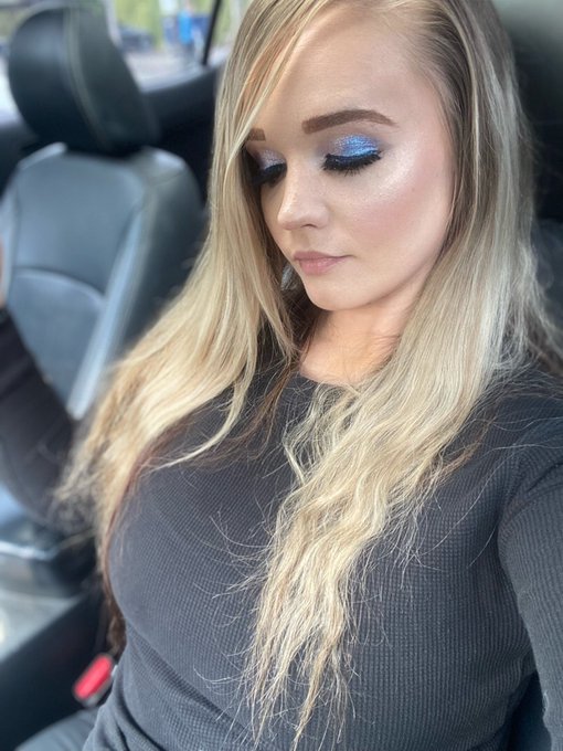 Sometimes you just gotta go with the galaxy pallet 😝 https://t.co/Li6XhKy7VK