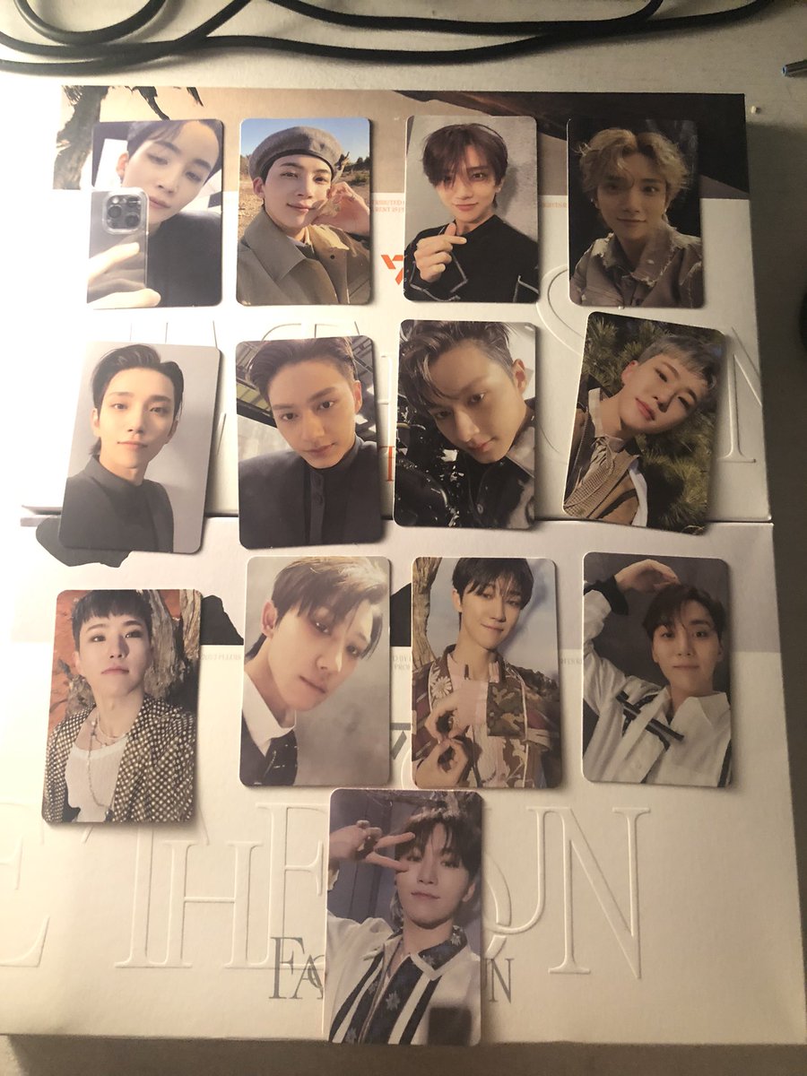whohoozi's tweet photo. [WTT] SEVENTEEN FACE THE SUN

Have : 1st pic
Want : 2nd, 3rd pic (unmarked)

I am okay with cross trading 🥹
Pls DM me if you would like to trade!! 
#pasarseventeen https://t.co/EDLi7DNtMH