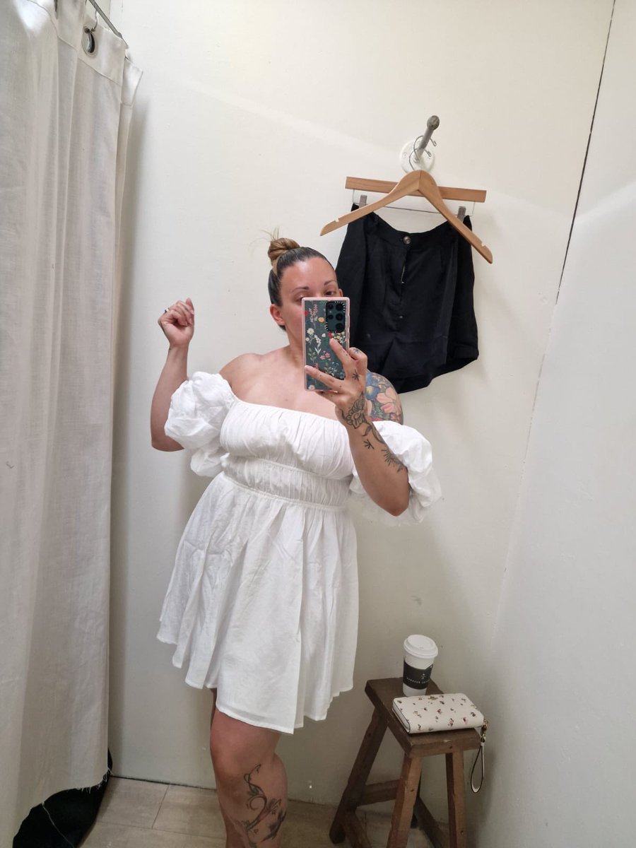 reneepelagie's tweet photo. New sun dress! Who wants to take me on a #date while I’m still in South Carolina?? #dateSC https://t.co/o5rNjnOzoK