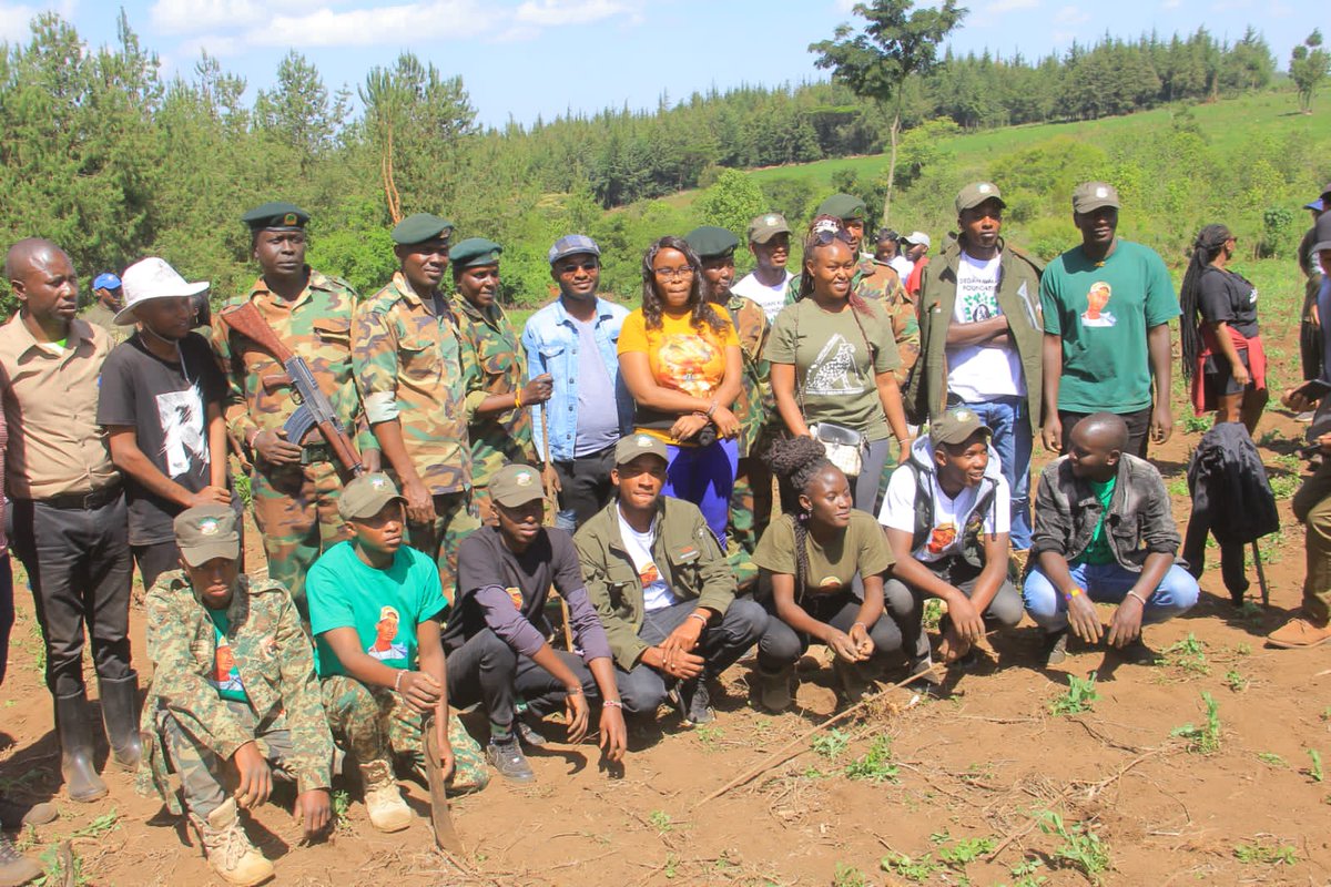 Karasinga3's tweet photo. The team behind the koibatek forest .Mau Tree planting session ..
Thanks to everything for the support..
@evakimathi
@Dedankm
@KeForestService,
@AfricaGreens
 @KeEquityBank 
 @kdfinfo
 @CKL
#Trees4Teddy
#Trees4life
#1MTrees4Teddy.
#DKFNAKURU
#Trees4betterlife
#50k4mau https://t.co/eGfSmyjYLX