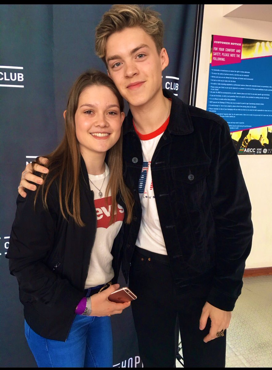 bibby_babe's tweet photo. And to @NewHopeReece , supporting you for the last 11 + years have been some of the best years of my life, I’m so grateful for you and I’m so proud of how far you have come, I’ll continue to support you always, lots of love always 💛 #lifeisgettingbetter https://t.co/QgHRZQXNYr