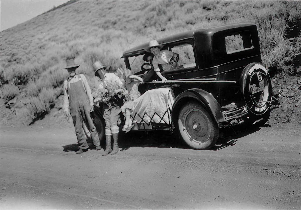 Richard (@oldmath101) on Twitter photo Family photos near Spanish Fork, UT, circa 1930.
What is that thing on the running board?
#DavesCarIDService <a href="/iowahawkblog/">David Burge</a> Family photos near Spanish Fork, UT, circa 1930.
What is that thing on the running board?
#DavesCarIDService <a href="/iowahawkblog/">David Burge</a>
